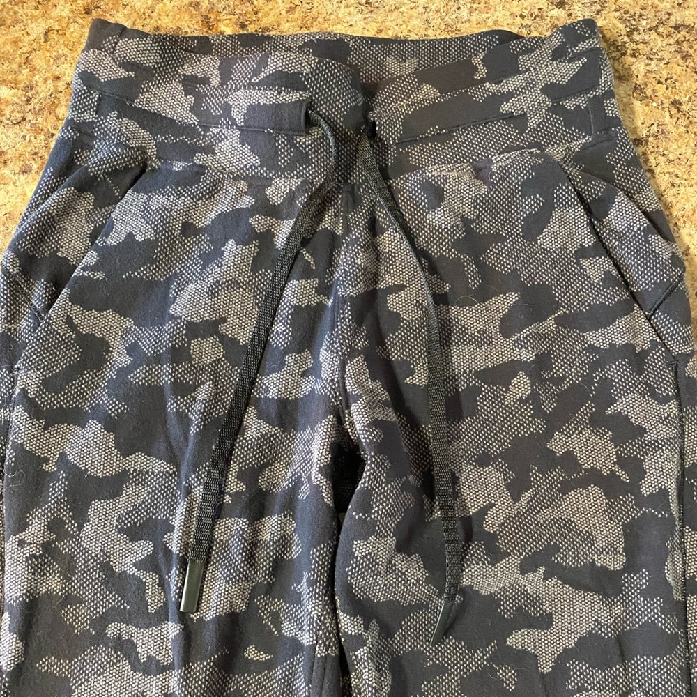 Camo Ready to Rulu Lululemon Joggers 29”